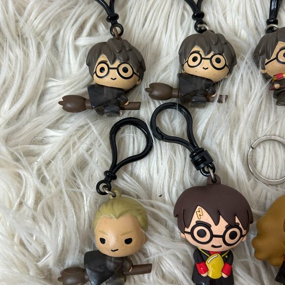 Lot of 8 Harry Potter Character Backpack Keychain Clips - Picture 2 of 3